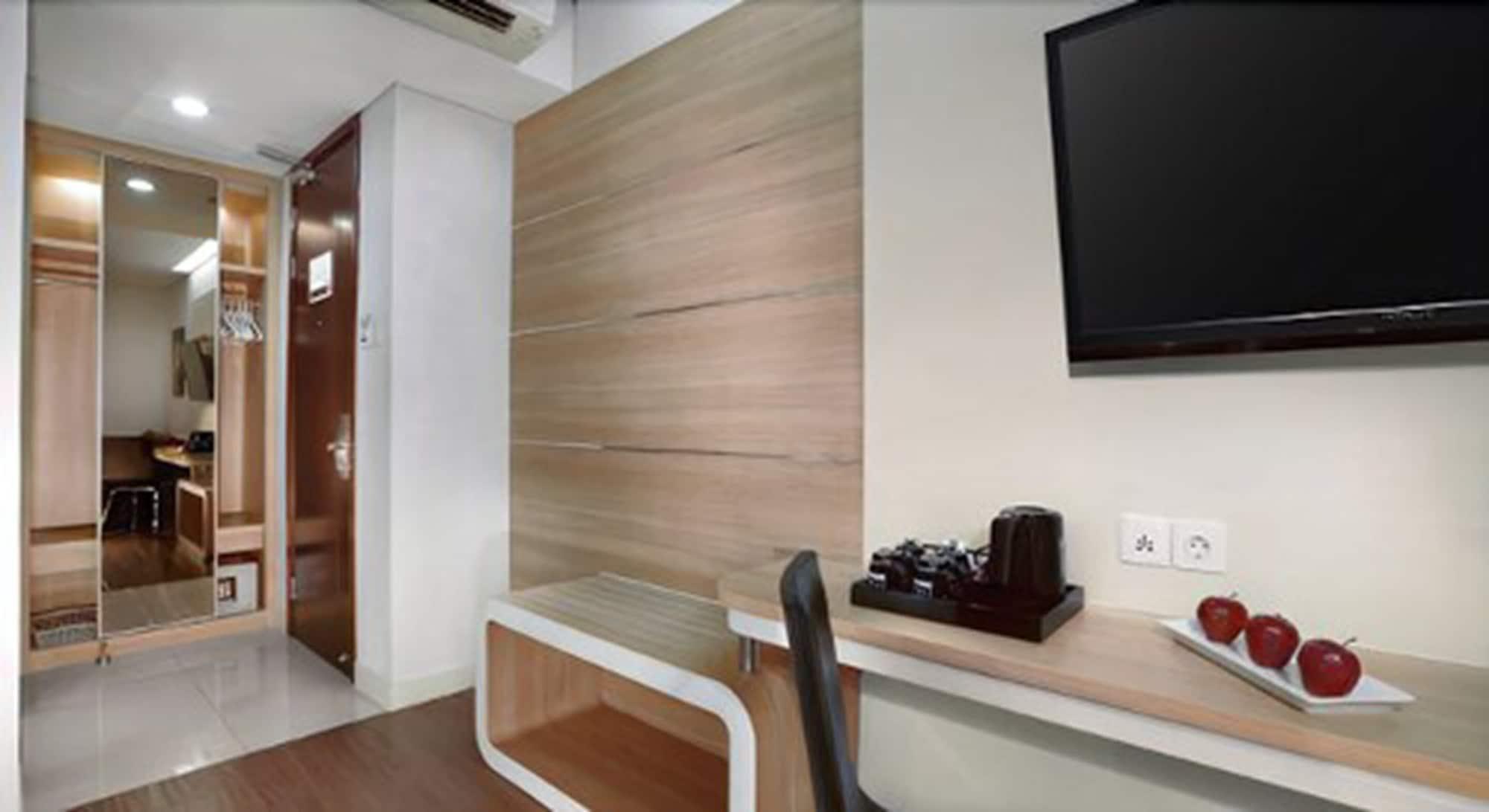 Hotel Neo Gubeng By Aston Surabaya Buitenkant foto