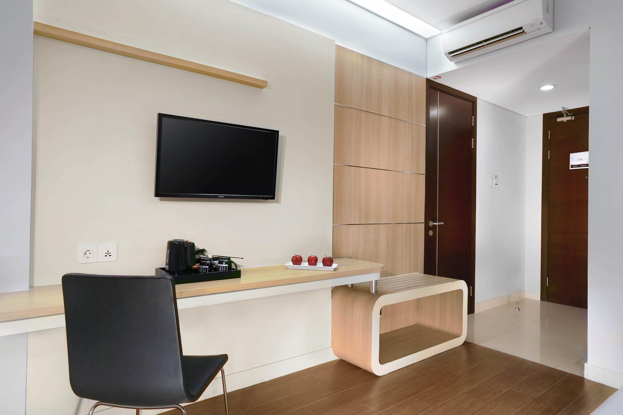 Hotel Neo Gubeng By Aston Surabaya Buitenkant foto