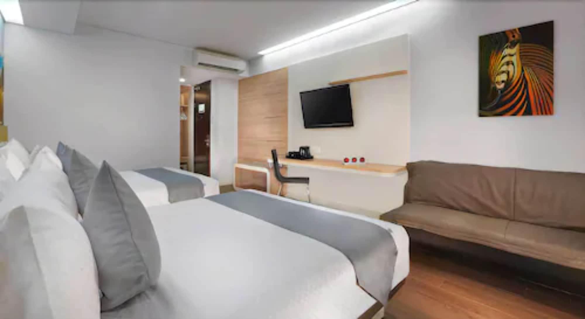 Hotel Neo Gubeng By Aston Surabaya Buitenkant foto
