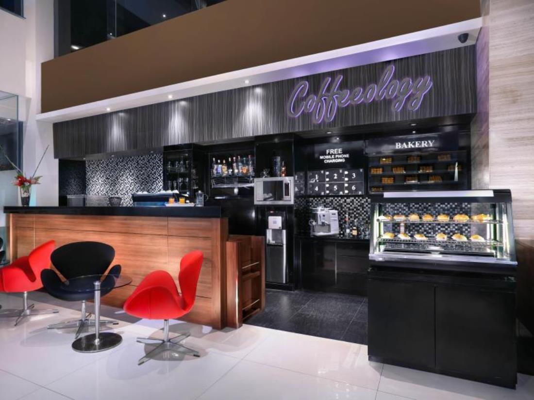 Hotel Neo Gubeng By Aston Surabaya Buitenkant foto