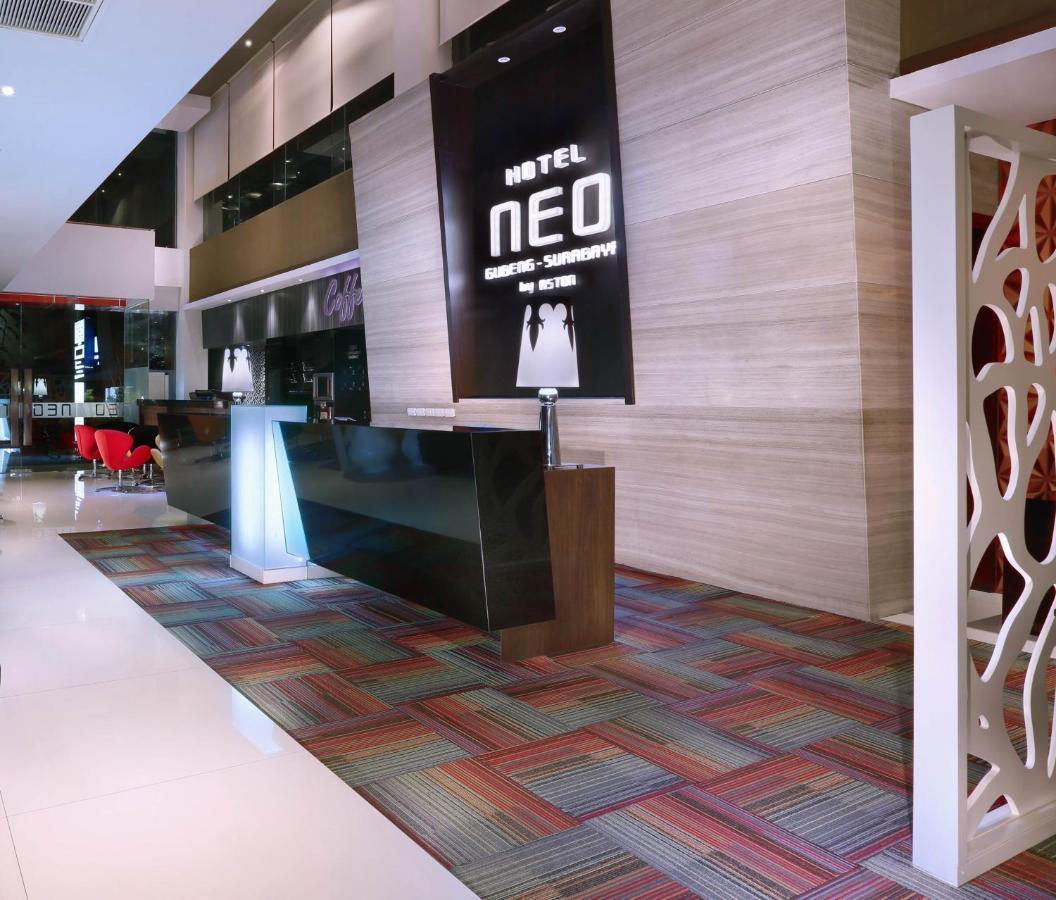 Hotel Neo Gubeng By Aston Surabaya Buitenkant foto